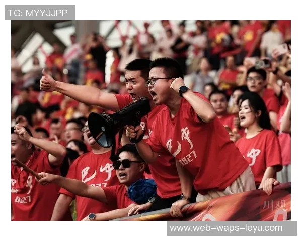 晨曦中的足球梦想创意摄影捕捉青春活力与激情瞬间 晨曦中的足球梦想创意摄影捕捉青春活力与激情瞬间